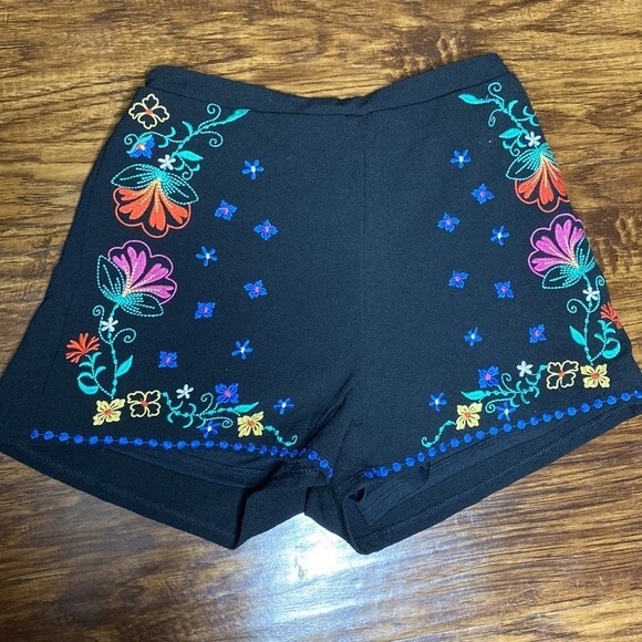 Xhilaration Embroidered Boho Print Black/Multicolor Shorts XS - Picture 2 of 4